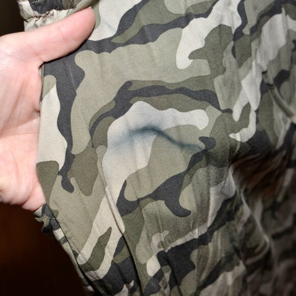 FREE WITH BUNDLE - Torrid 4 (4X) Camo Mini Challis Zip-Front Shirt Dress FLAWED - Picture 9 of 15